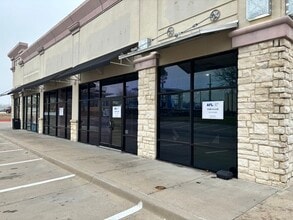 1012 E Ennis Ave, Ennis, TX for lease Building Photo- Image 1 of 17