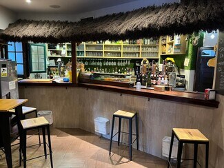 Plus de détails pour Commerce de détail à louer