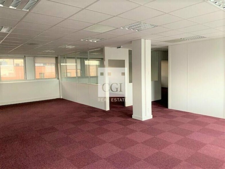 7 Rue Maryse Bastié, Bron à louer - Photo intérieure - Image 3 de 4