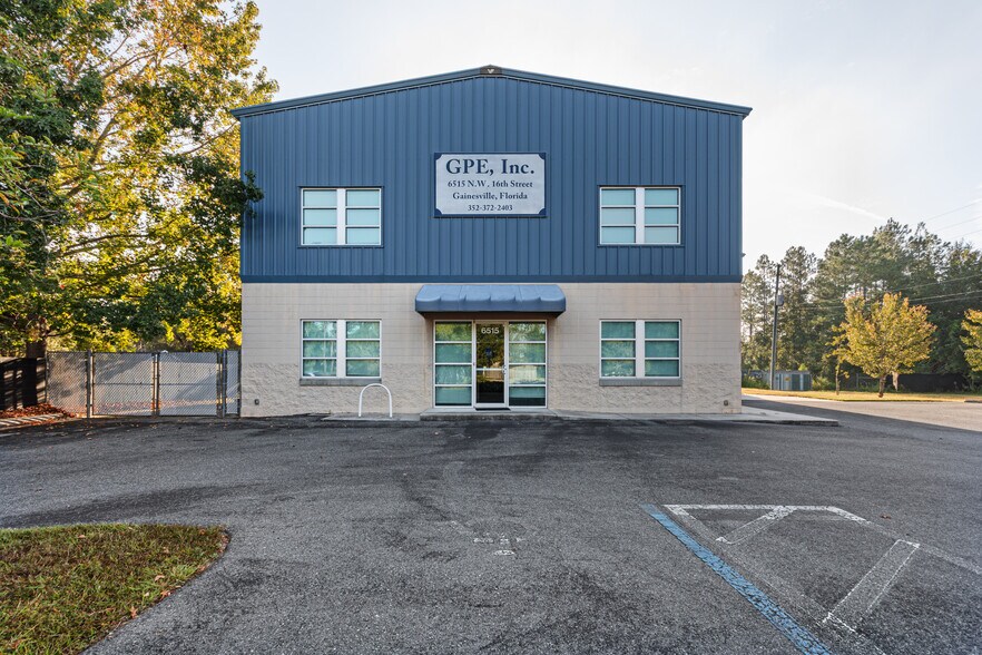 6515 NW 16th St, Gainesville, FL à louer - Photo du bâtiment - Image 3 de 38