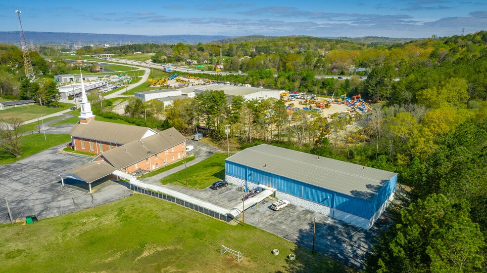 4062 S Access Rd, Chattanooga, TN à vendre - Photo du bâtiment - Image 2 de 43