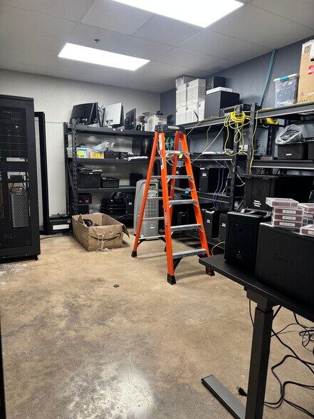 2815 Manor Rd, Austin, TX à louer - Photo du bâtiment - Image 2 de 12