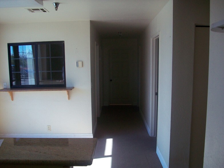 19345 N Indian Canyon Dr, North Palm Springs, CA for sale - Interior Photo - Image 2 of 11