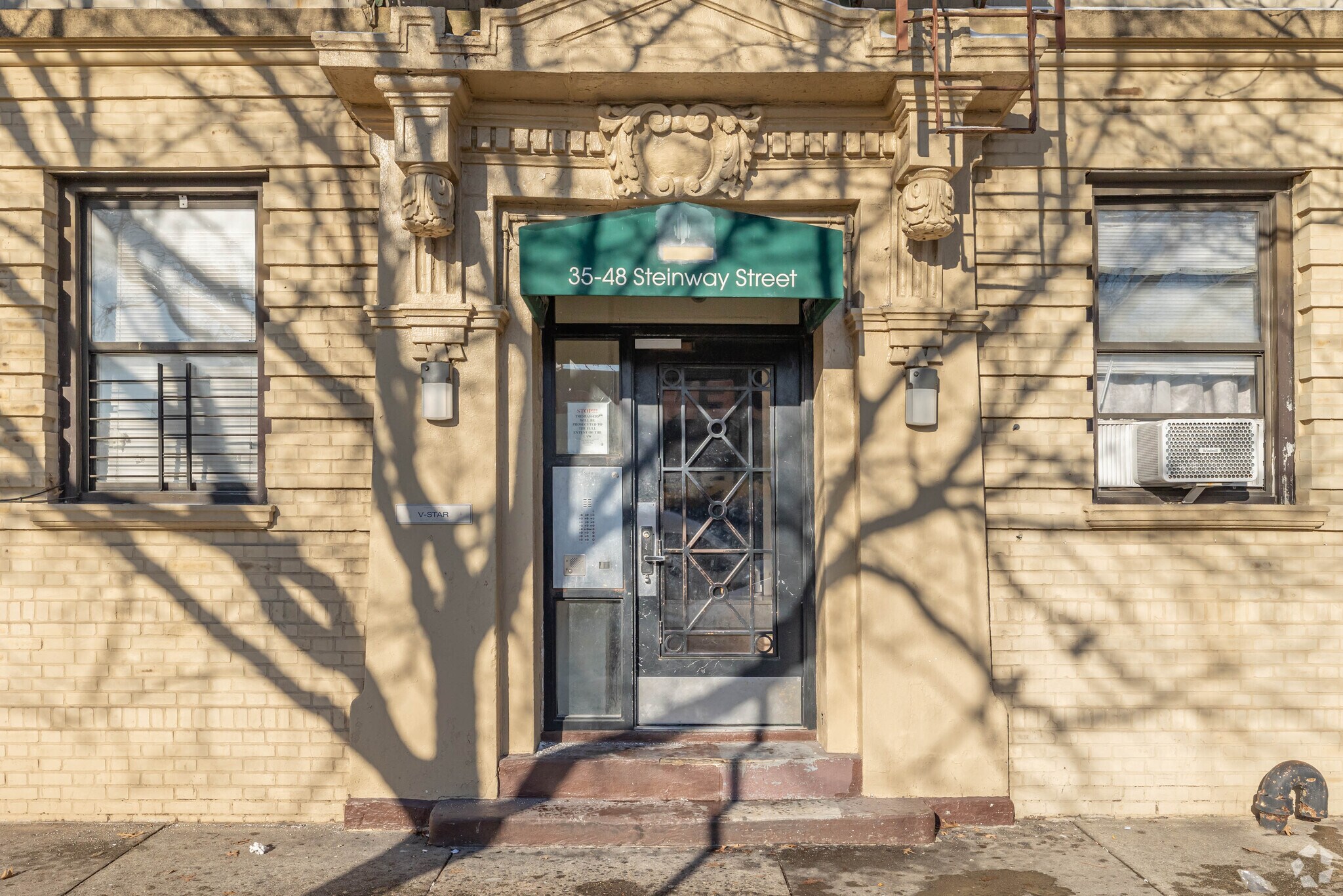 3552 Steinway St, Long Island City, NY à vendre Photo du bâtiment- Image 1 de 1