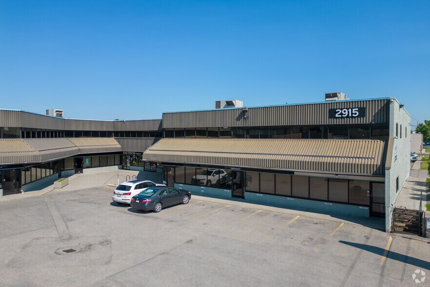 2915 19th St NE, Calgary, AB à louer - Photo du bâtiment - Image 3 de 9