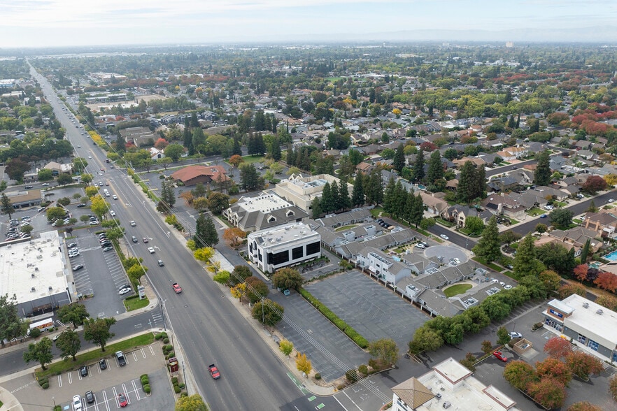 1501 Oakdale Rd, Modesto, CA for lease - Building Photo - Image 3 of 20