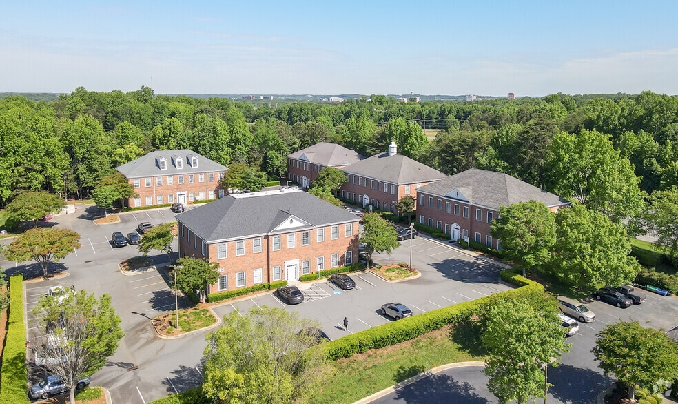 8823 University East Dr, Charlotte, NC for lease - Building Photo - Image 3 of 6