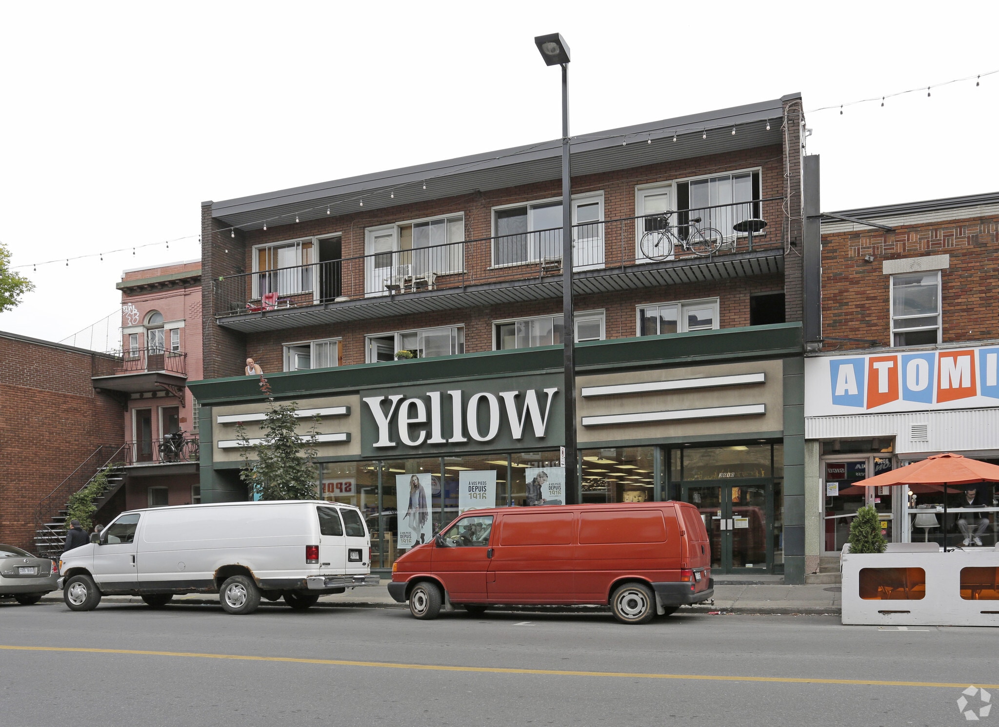 3610-3614 Rue Ontario E, Montréal, QC for lease Primary Photo- Image 1 of 6