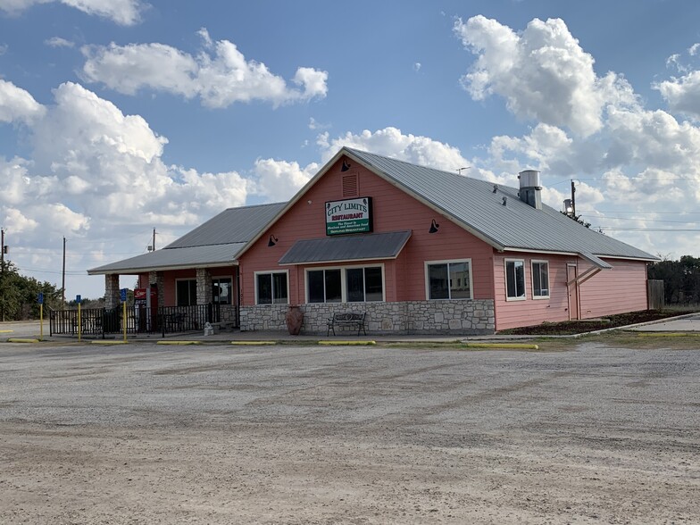 1031 W US Hwy 87, Eden, TX à vendre - Photo du bâtiment - Image 1 de 1