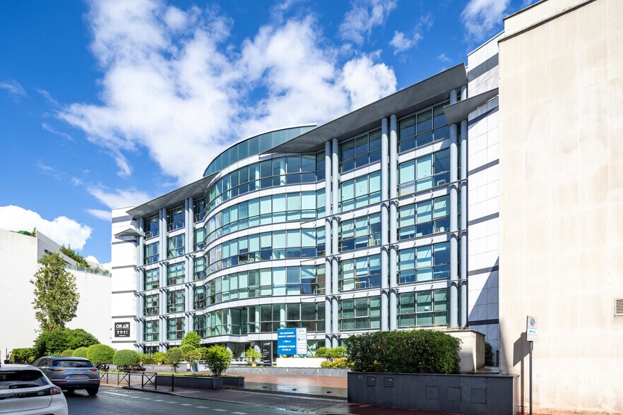 134/142 Rue Danton, Levallois-Perret for lease - Building Photo - Image 2 of 3