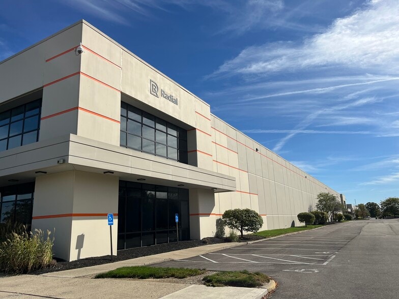 6360-6440 Port Rd, Groveport, OH for lease - Building Photo - Image 3 of 7