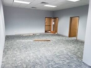 1415 Merrill Ave, Wausau, WI for lease Interior Photo- Image 2 of 4