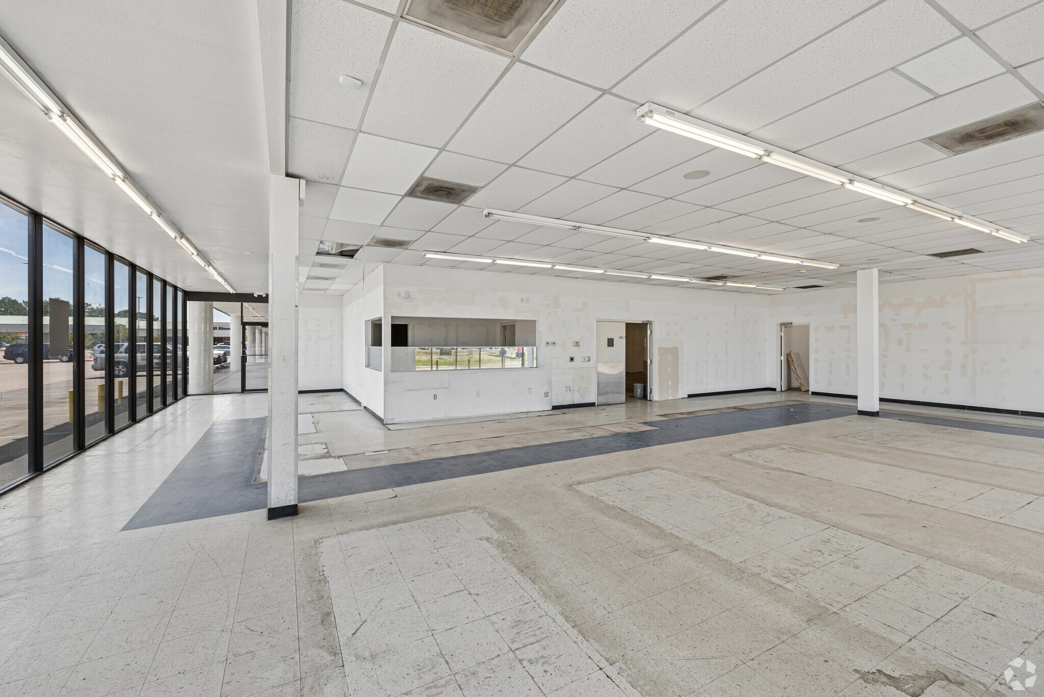 1701-1899 S Academy Blvd, Colorado Springs, CO for lease Interior Photo- Image 1 of 3