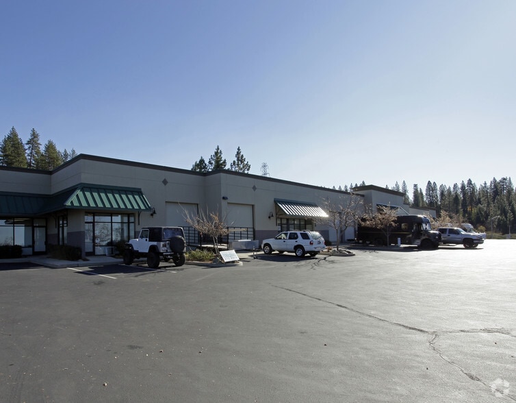 1020 Whispering Pines Ln, Grass Valley, CA for lease - Building Photo - Image 2 of 3