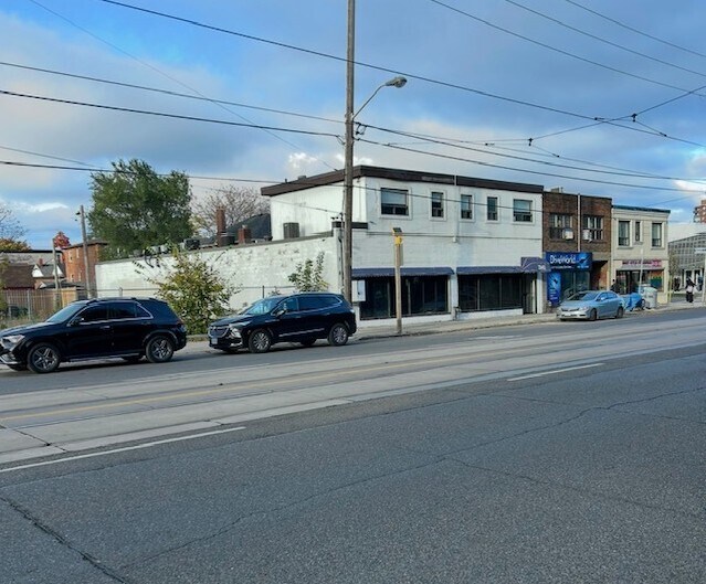 3140 Lake Shore Blvd W, Toronto, ON à vendre - Photo du bâtiment - Image 1 de 8