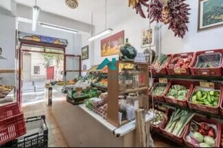 Plus de détails pour Multi-résidentiel à vendre