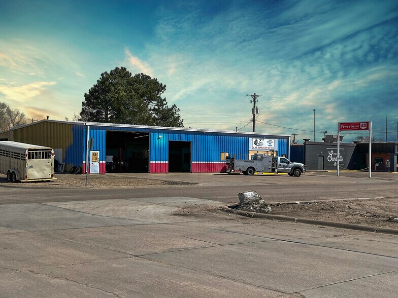 115 E E St, Ogallala, NE à vendre - Photo du bâtiment - Image 3 de 30