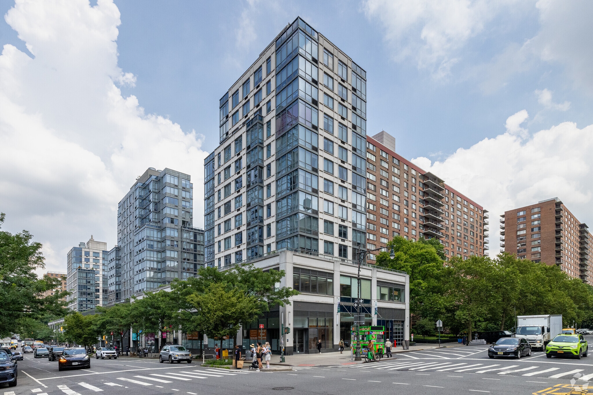 775 Columbus Ave, New York, NY à louer Photo principale- Image 1 de 5