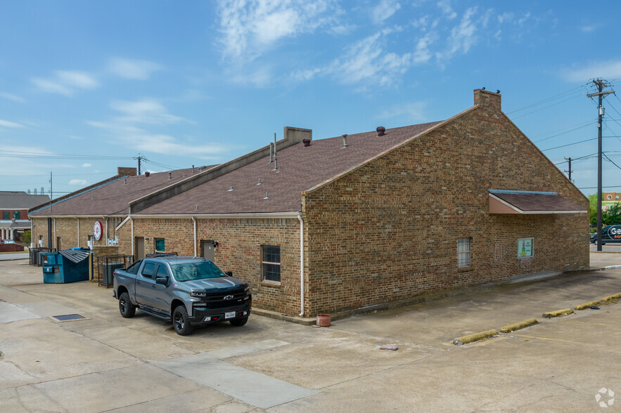 6330 Broadway Blvd, Garland, TX à vendre - Photo du b timent - Image 3 de 6