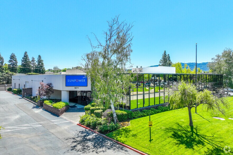 1071 Serpentine Ln, Pleasanton, CA à vendre - Photo du bâtiment - Image 1 de 7