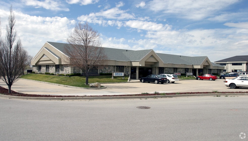 352 S 200 W, Farmington, UT for lease - Building Photo - Image 3 of 6