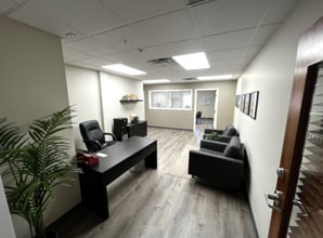 552 S Washington St, Naperville, IL for lease Interior Photo- Image 1 of 6