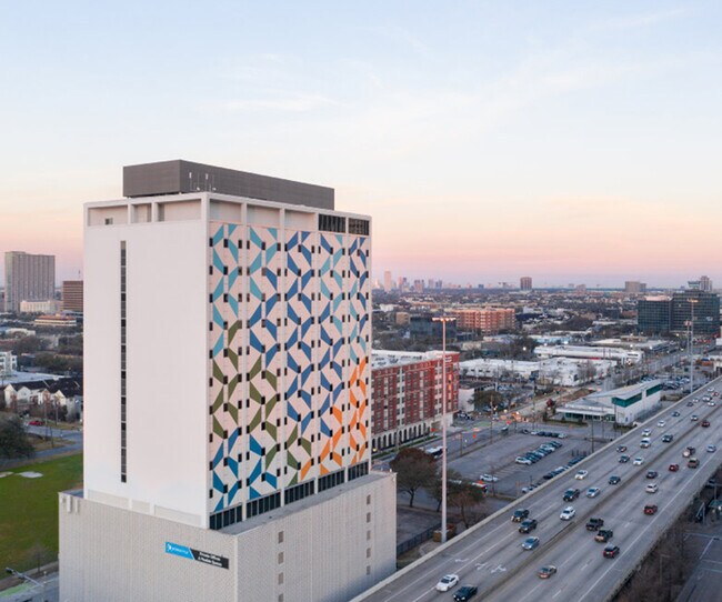 Plus de détails pour 2000 Crawford St, Houston, TX - Bureau à louer