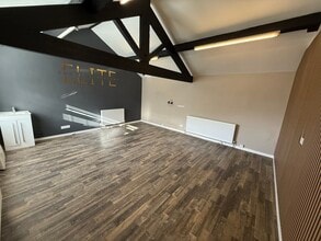 327 Swinton Hall Rd, Manchester à louer Photo intérieure- Image 1 de 7