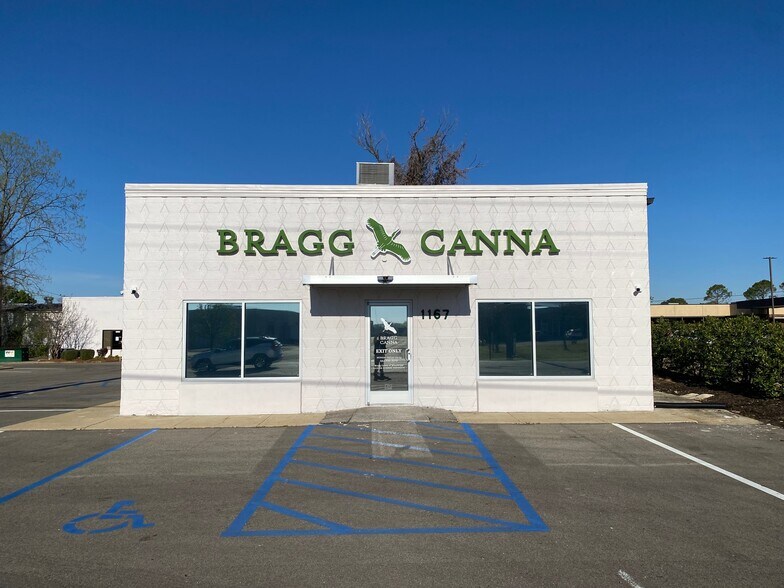 1167 S Green St, Tupelo, MS à louer - Photo du bâtiment - Image 3 de 4