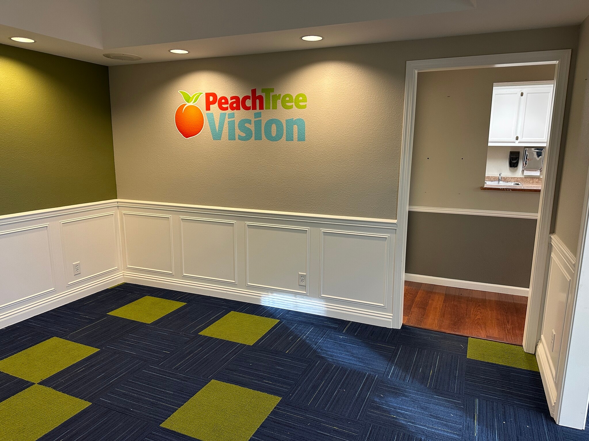 6585 Clark Rd, Paradise, CA for lease Interior Photo- Image 1 of 7