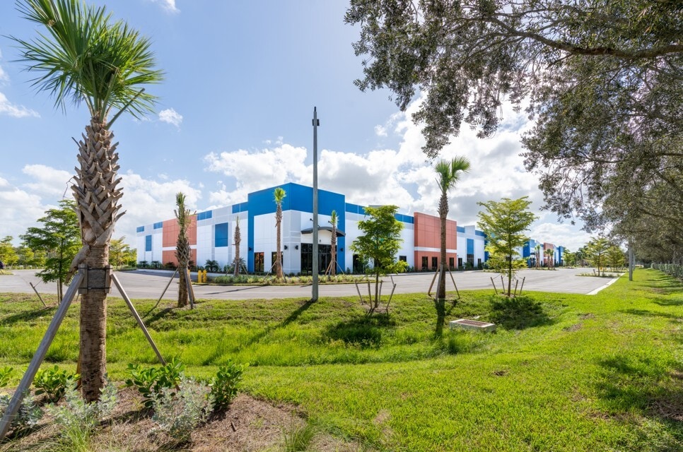 16091 Parallel, Fort Myers, FL for lease Building Photo- Image 1 of 7