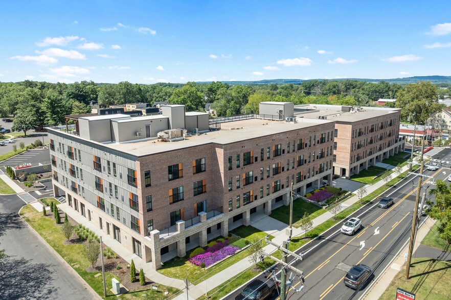 144 N Main St, Dublin, PA for lease - Primary Photo - Image 1 of 2