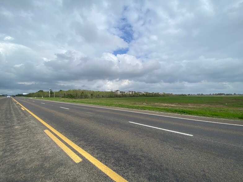 1700 FM 365, Port Arthur, TX à vendre - Photo du bâtiment - Image 3 de 13