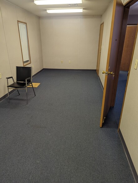 5808 Allender Rd, White Marsh, MD for lease - Interior Photo - Image 3 of 9