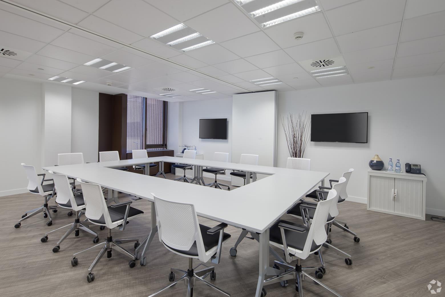 Paseo Castellana, 141, Madrid, Madrid for lease Interior Photo- Image 1 of 16