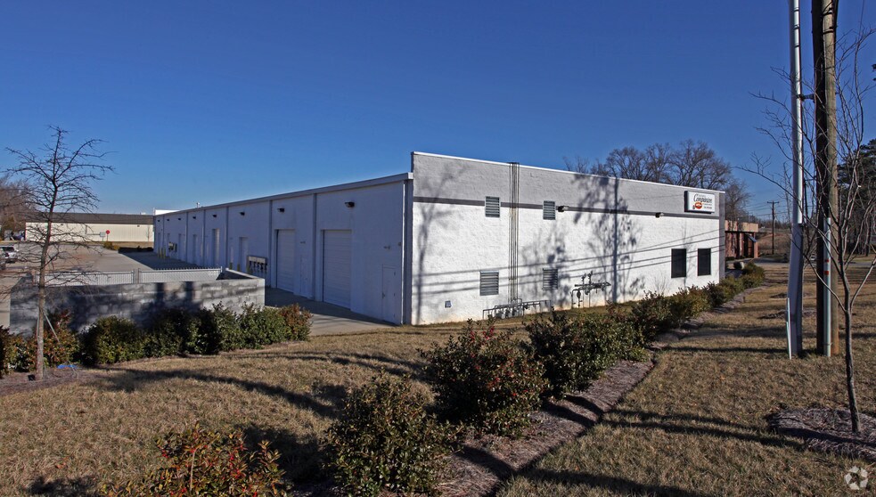 3325 Carolina Ave, Charlotte, NC à louer - Photo du bâtiment - Image 2 de 6