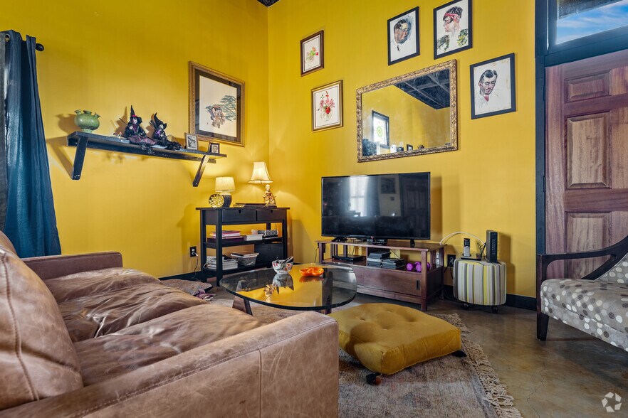 1720 Gruene Rd, New Braunfels, TX à vendre - Photo intérieure - Image 2 de 8