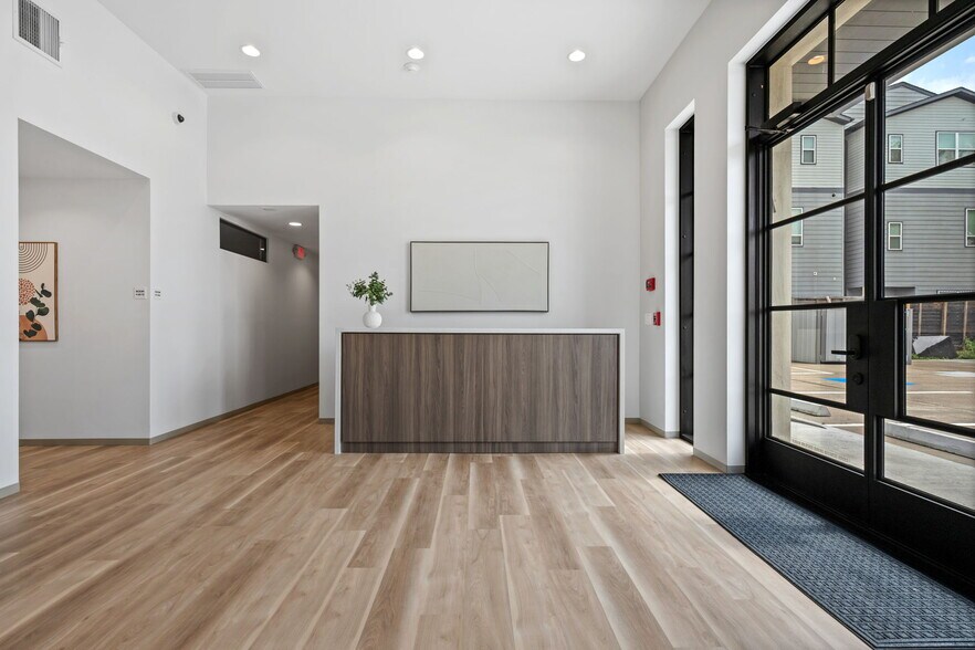 6909 Grand Blvd, Houston, TX à louer - Photo intérieure - Image 2 de 26