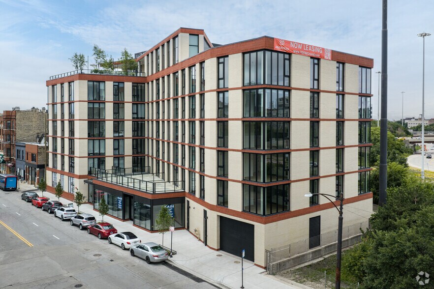 1100 W Grand Ave, Chicago, IL à louer - Photo du bâtiment - Image 3 de 7