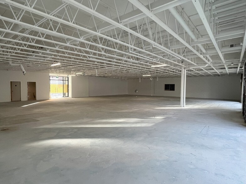 8160 Cook Rd, Richmond, BC for lease - Interior Photo - Image 3 of 5