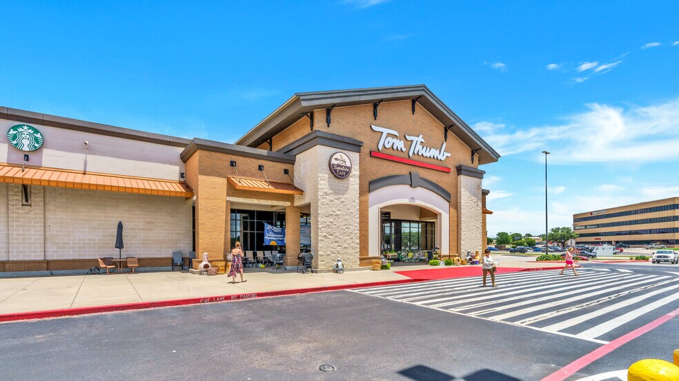 600-700 Grapevine Hwy, Hurst, TX à louer - Photo du bâtiment - Image 1 de 5