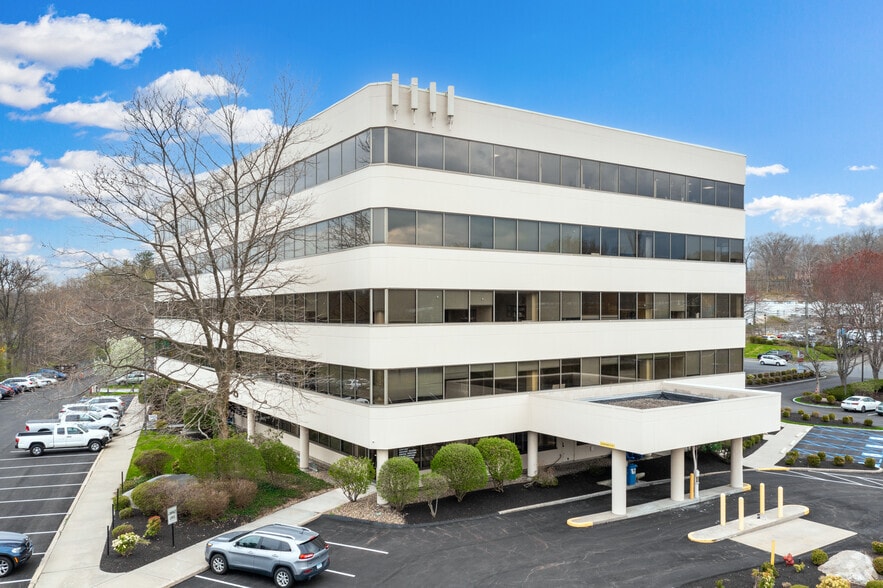 1000 Bridgeport Ave, Shelton, CT for lease - Building Photo - Image 2 of 10