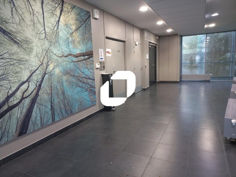 Bureau dans Lille à louer - Hall d’entrée - Image 2 de 16