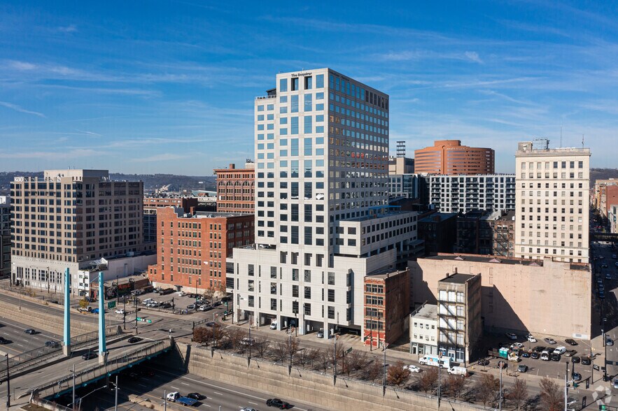312 Elm St, Cincinnati, OH à louer - Photo du bâtiment - Image 2 de 8