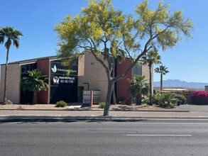 12035 N Saguaro Blvd, Fountain Hills, AZ à louer Photo du b timent- Image 1 de 2