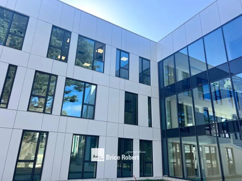 5 Allée Des Hêtres, Limonest à vendre - Photo du bâtiment - Image 3 de 11