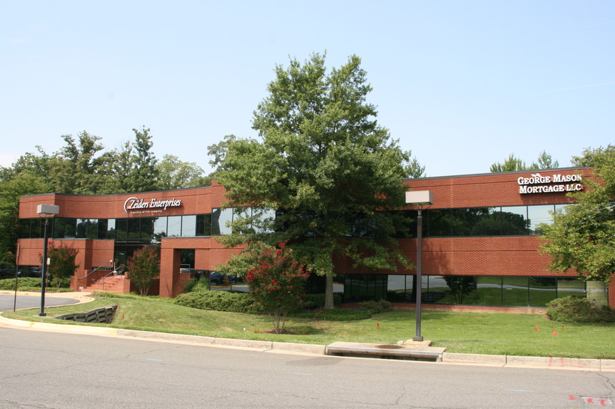 2750 Killarney Dr, Woodbridge, VA for lease - Primary Photo - Image 1 of 3