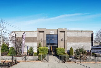 Plus de détails pour 2691 Hylan Blvd, Staten Island, NY - Bureau à vendre