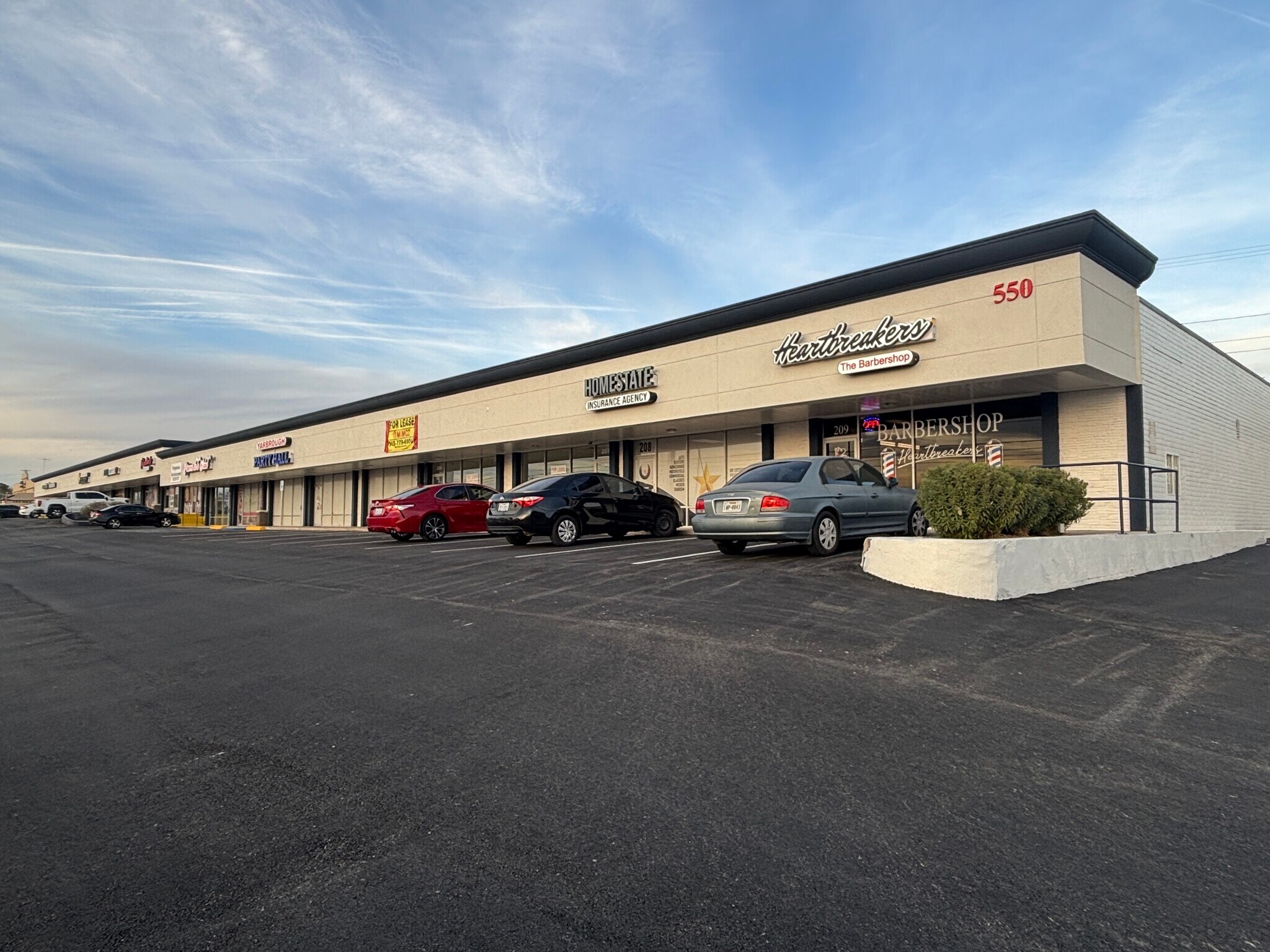 550 N Yarbrough Dr, El Paso, TX for lease Primary Photo- Image 1 of 2