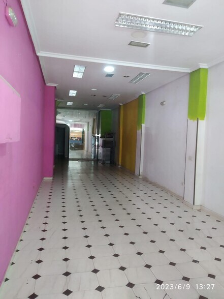 Retail in Cáceres for sale - Building Photo - Image 1 of 14
